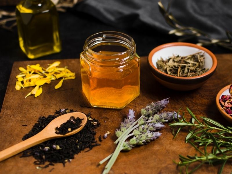 bilincsiz-kullanilan-bitkisel-karisimlar-ve-macunlar